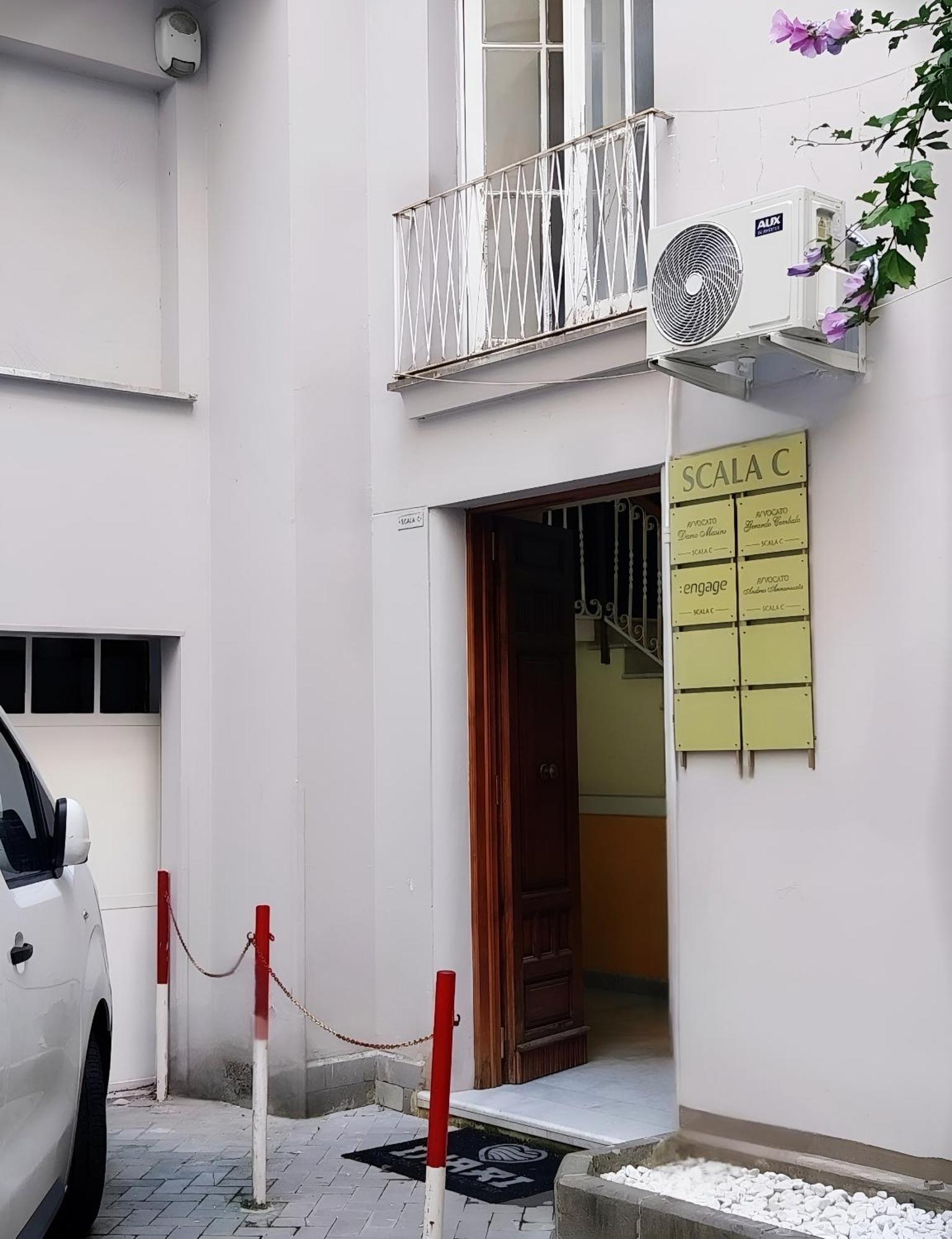 Casa Vacanza La Maison De Losyram Art 萨莱诺 外观 照片