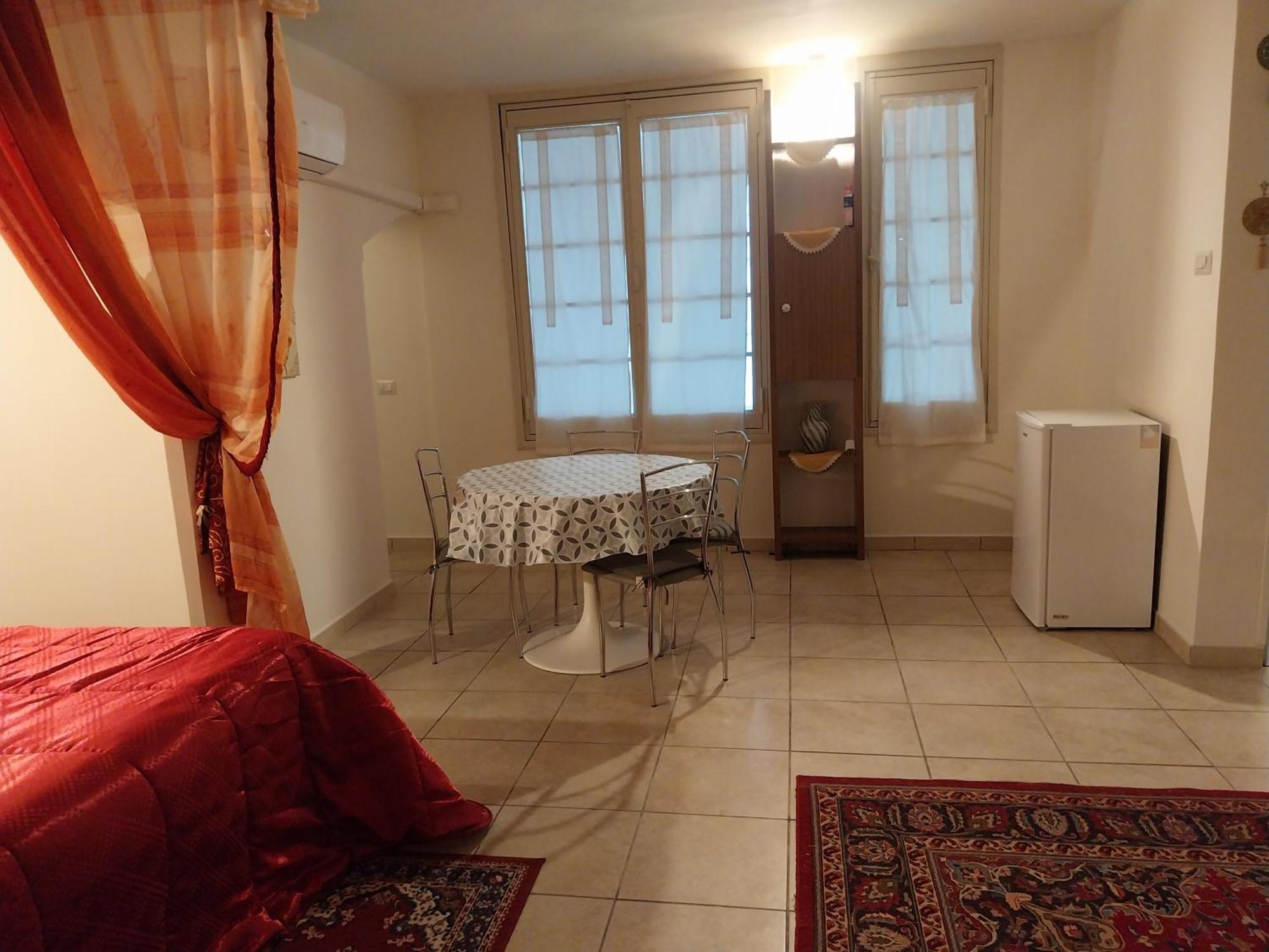 Casa Vacanza La Maison De Losyram Art 萨莱诺 外观 照片
